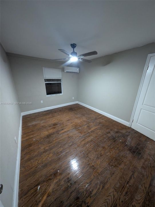 В аренду: $1,800 (2 спален, 1 ванн, 818 Квадратных фут)