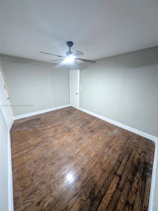В аренду: $1,800 (2 спален, 1 ванн, 818 Квадратных фут)
