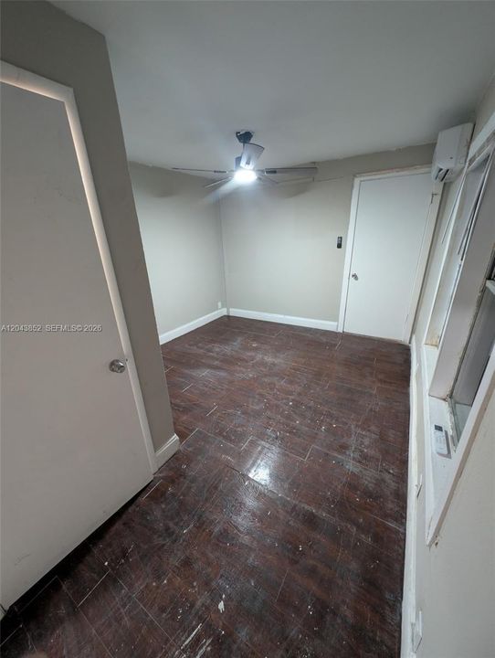 В аренду: $1,800 (2 спален, 1 ванн, 818 Квадратных фут)