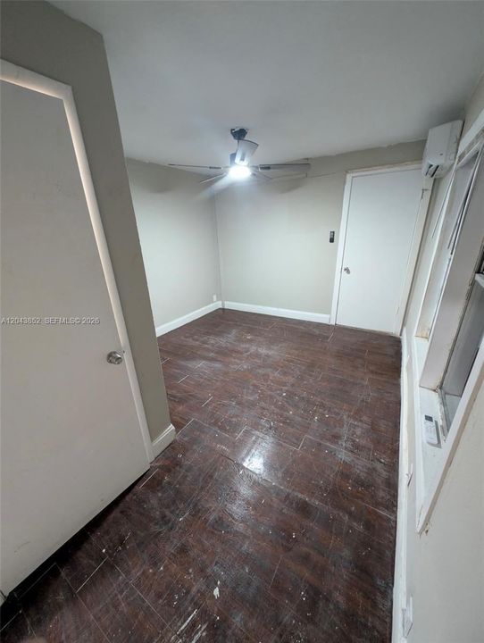 В аренду: $1,800 (2 спален, 1 ванн, 818 Квадратных фут)