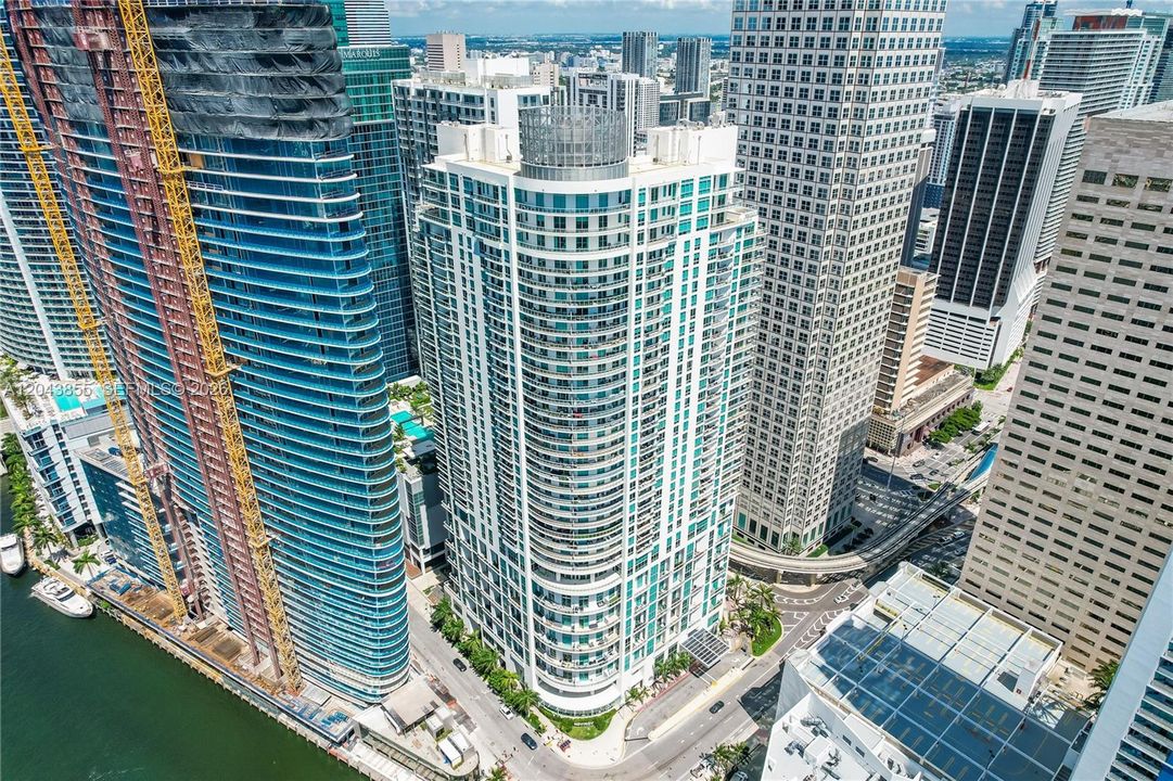 出租: $3,800 (1 贝兹, 2 浴室, 902 平方英尺)