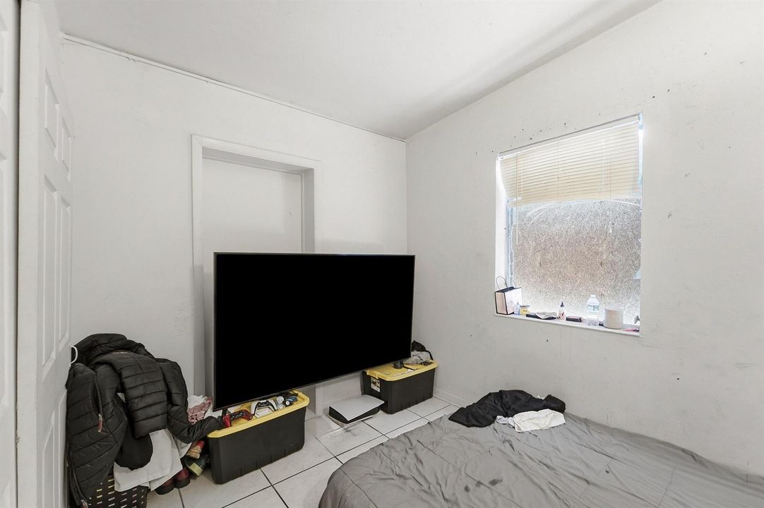 09_bedroom 2