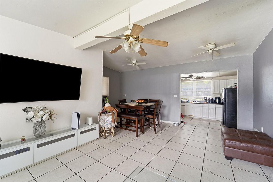 04_living room
