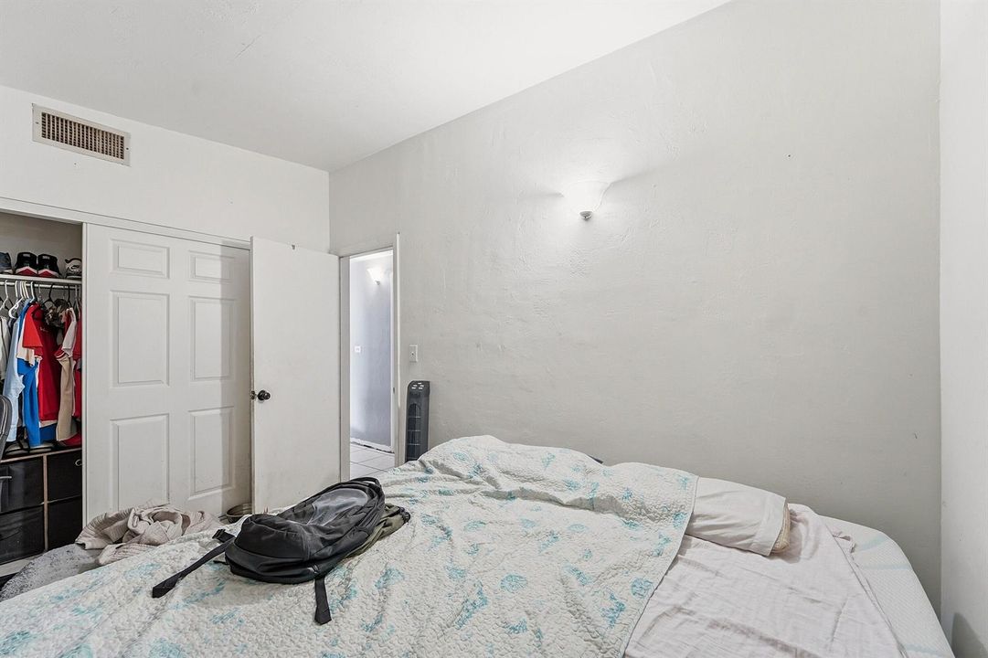 08_bedroom