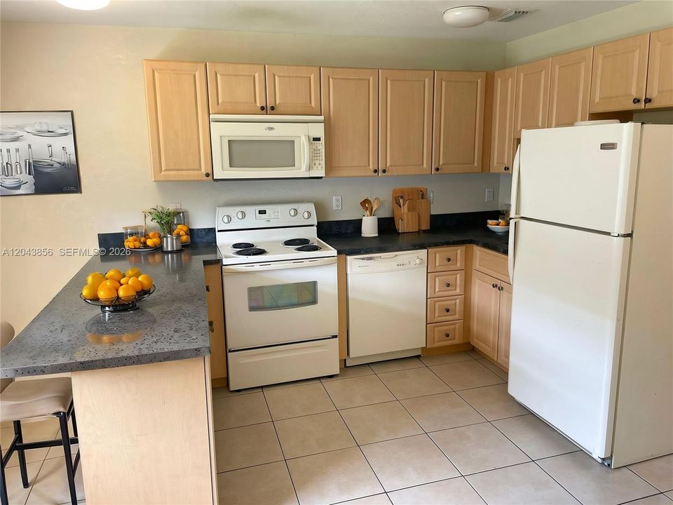 For Rent: $1,550 (1 beds, 1 baths, 501 Square Feet)