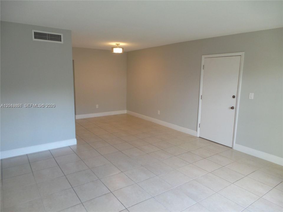 For Rent: $2,575 (3 beds, 2 baths, 1130 Square Feet)