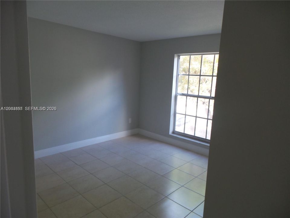 For Rent: $2,575 (3 beds, 2 baths, 1130 Square Feet)