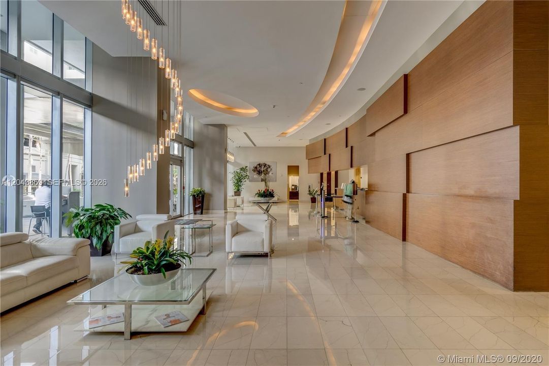 For Sale: $635,000 (2 beds, 2 baths, 1099 Square Feet)