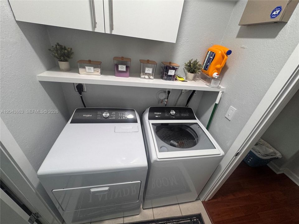 En Renta: $6,000 (4 camas, 2 baños, 2372 Pies cuadrados)