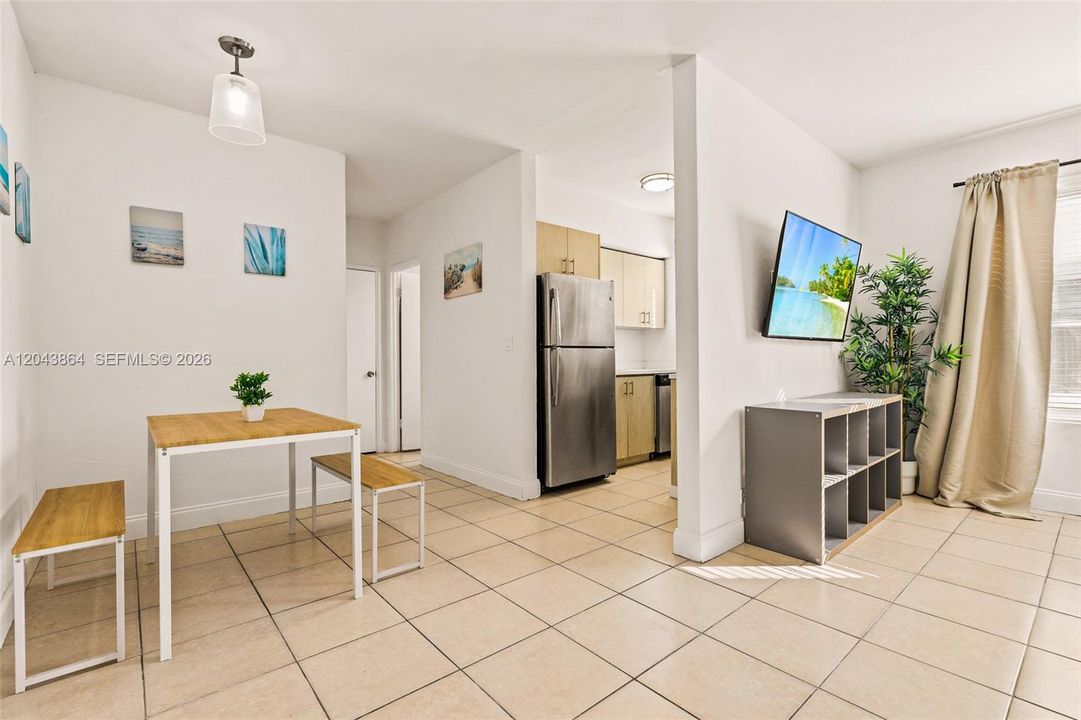 For Rent: $1,990 (1 beds, 1 baths, 10880 Square Feet)