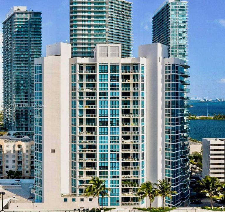 For Sale: $699,000 (2 beds, 2 baths, 1380 Square Feet)