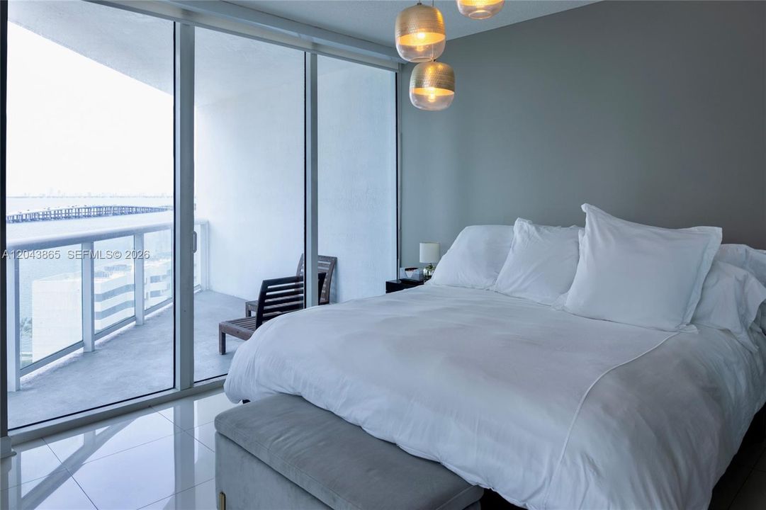For Sale: $699,000 (2 beds, 2 baths, 1380 Square Feet)