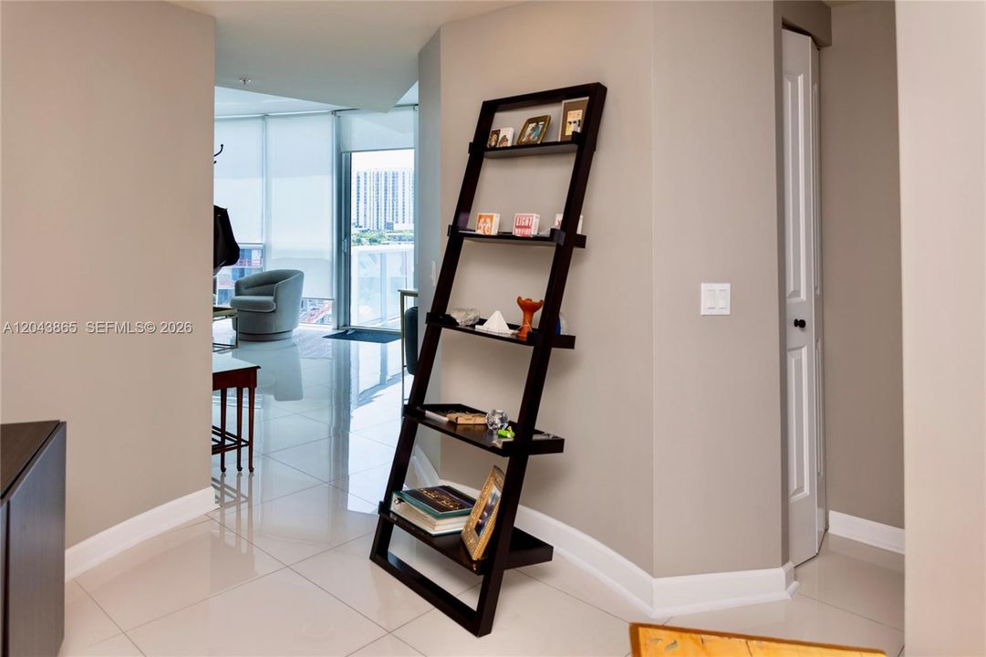 For Sale: $699,000 (2 beds, 2 baths, 1380 Square Feet)