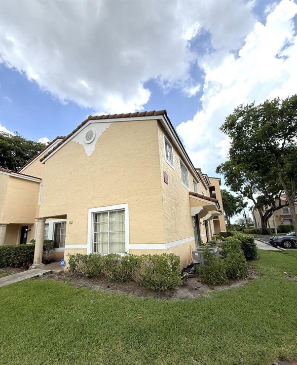 Townhouse Side