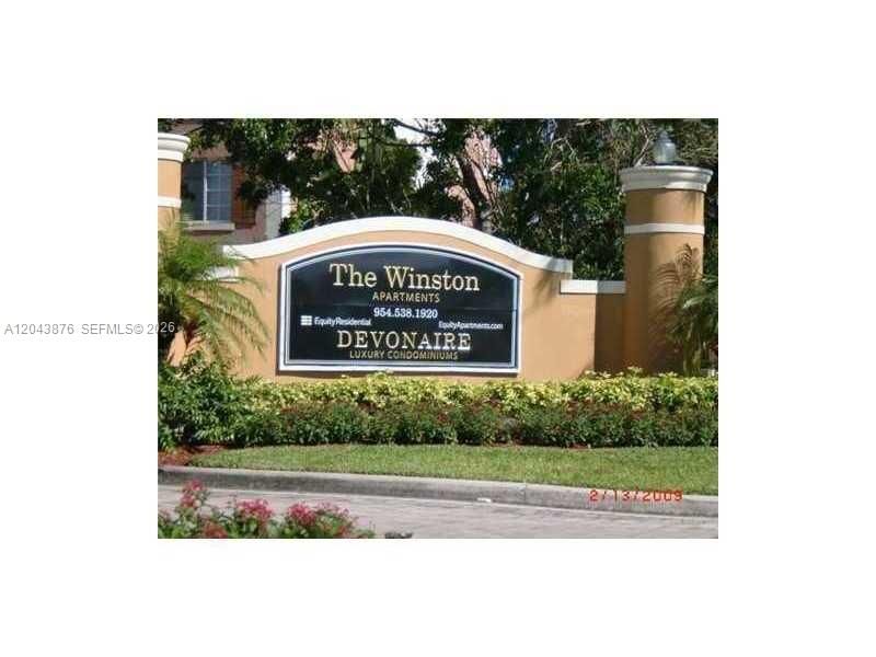 For Rent: $2,175 (2 beds, 1 baths, 922 Square Feet)