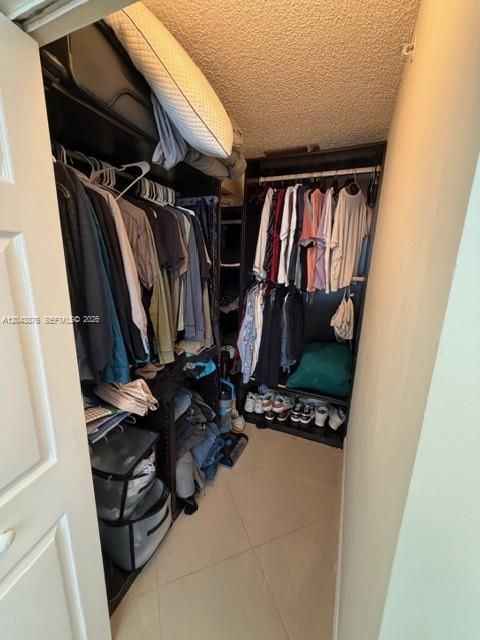 For Rent: $2,175 (2 beds, 1 baths, 922 Square Feet)