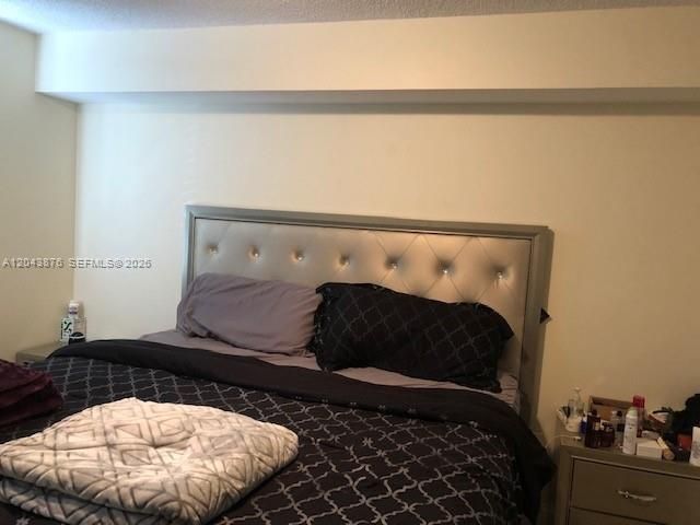 For Rent: $2,175 (2 beds, 1 baths, 922 Square Feet)
