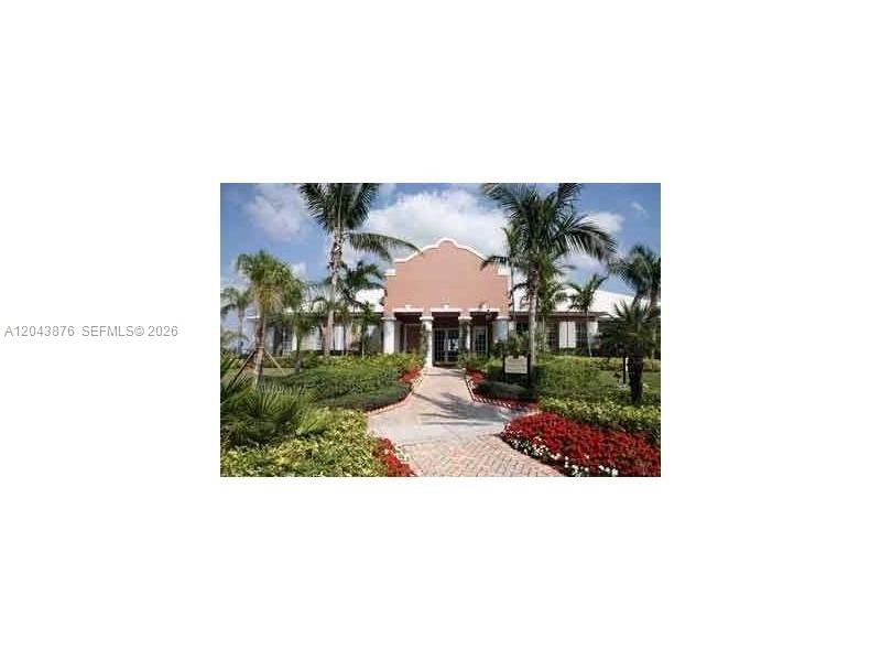 For Rent: $2,175 (2 beds, 1 baths, 922 Square Feet)