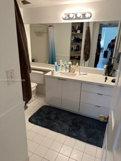 For Rent: $2,175 (2 beds, 1 baths, 922 Square Feet)