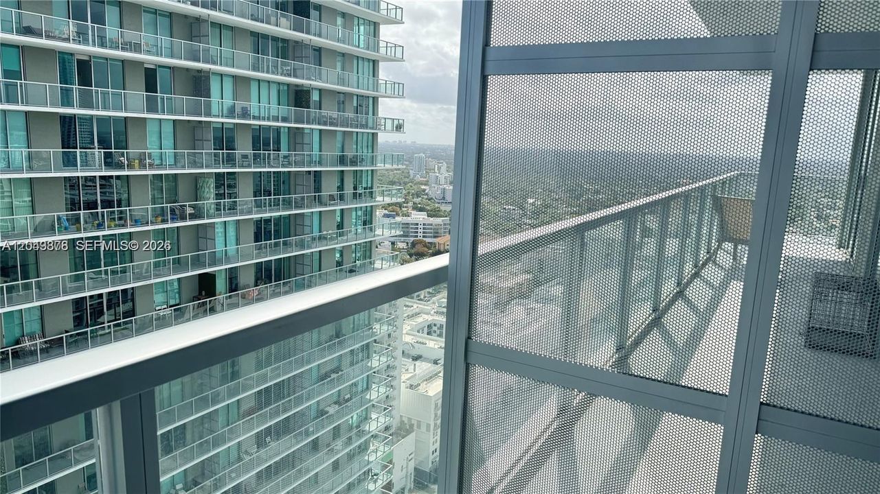For Rent: $2,950 (1 beds, 1 baths, 707 Square Feet)