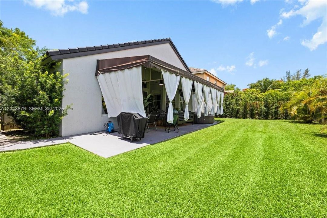 На продажу: $760,000 (3 спален, 2 ванн, 1996 Квадратных фут)