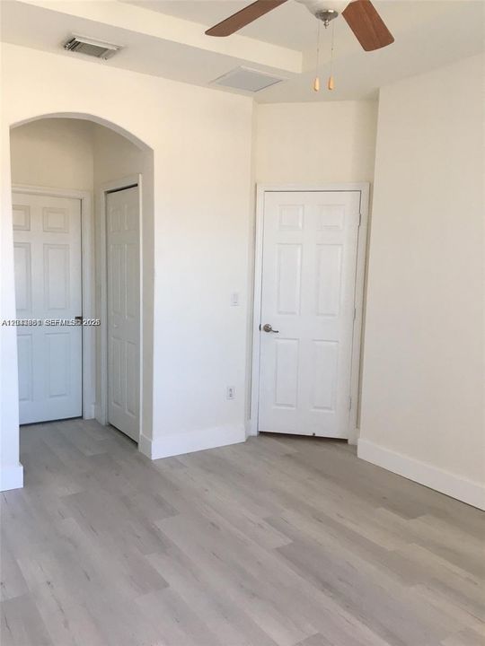 For Rent: $2,750 (4 beds, 2 baths, 1728 Square Feet)