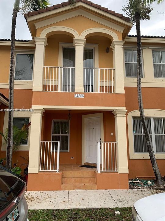 For Rent: $2,750 (4 beds, 2 baths, 1728 Square Feet)