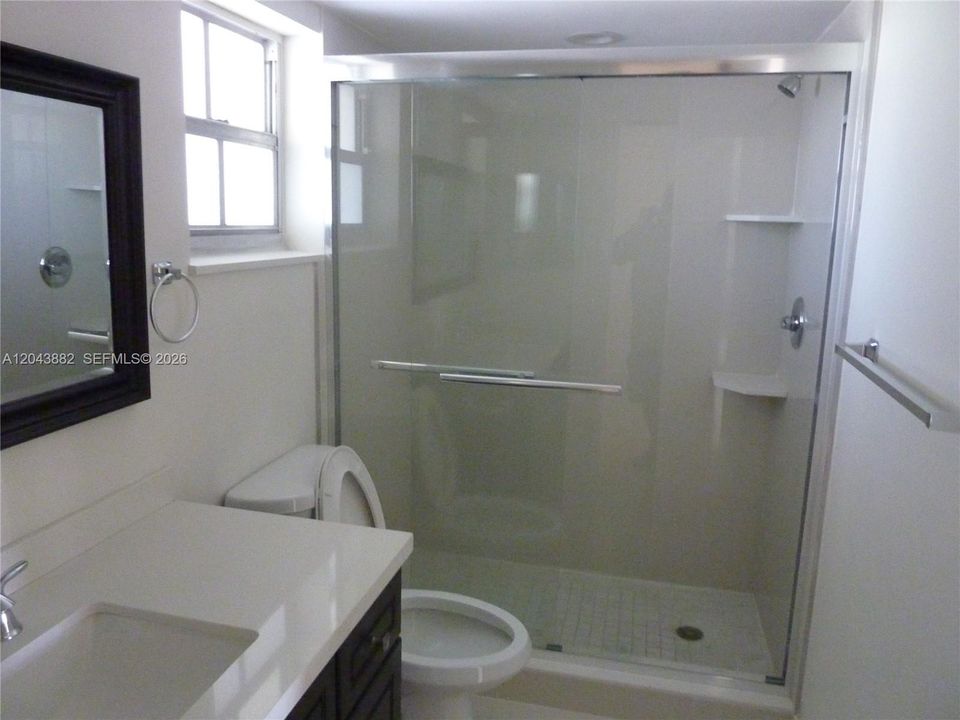 For Sale: $159,987 (1 beds, 1 baths, 860 Square Feet)
