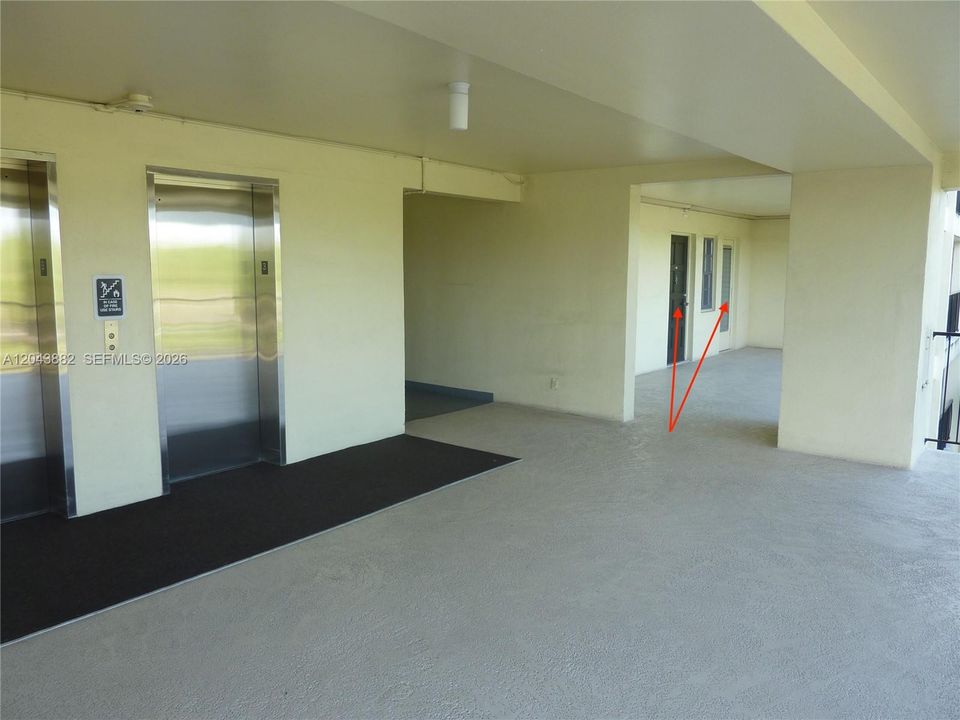 For Sale: $159,987 (1 beds, 1 baths, 860 Square Feet)