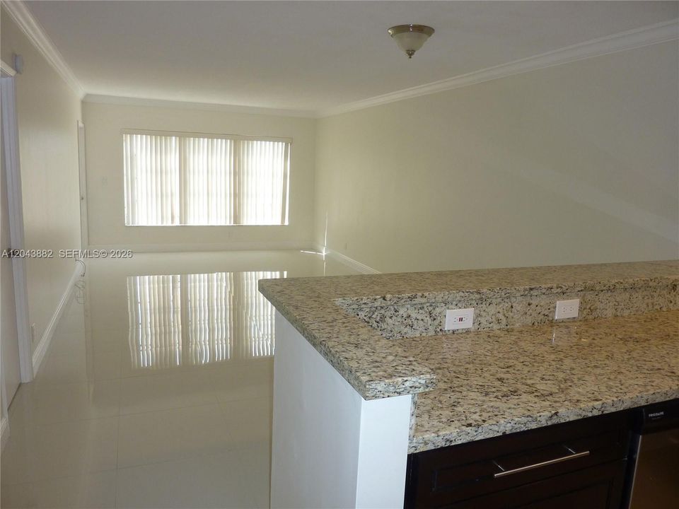 For Sale: $159,987 (1 beds, 1 baths, 860 Square Feet)