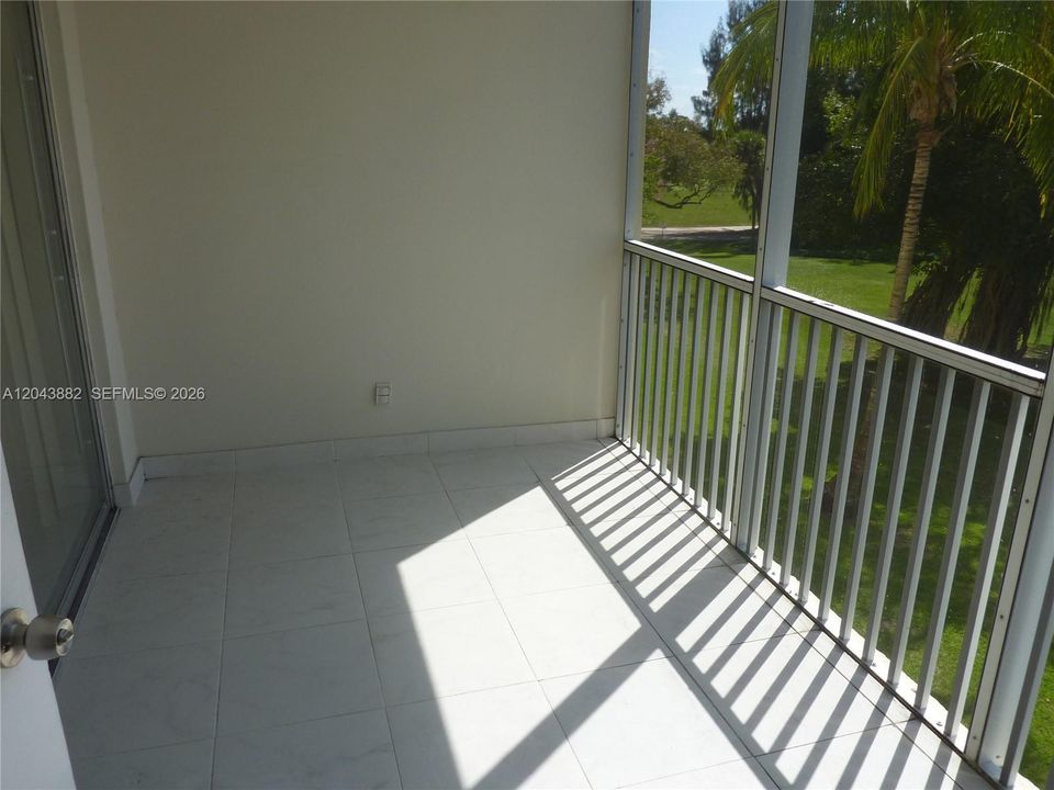 For Sale: $159,987 (1 beds, 1 baths, 860 Square Feet)