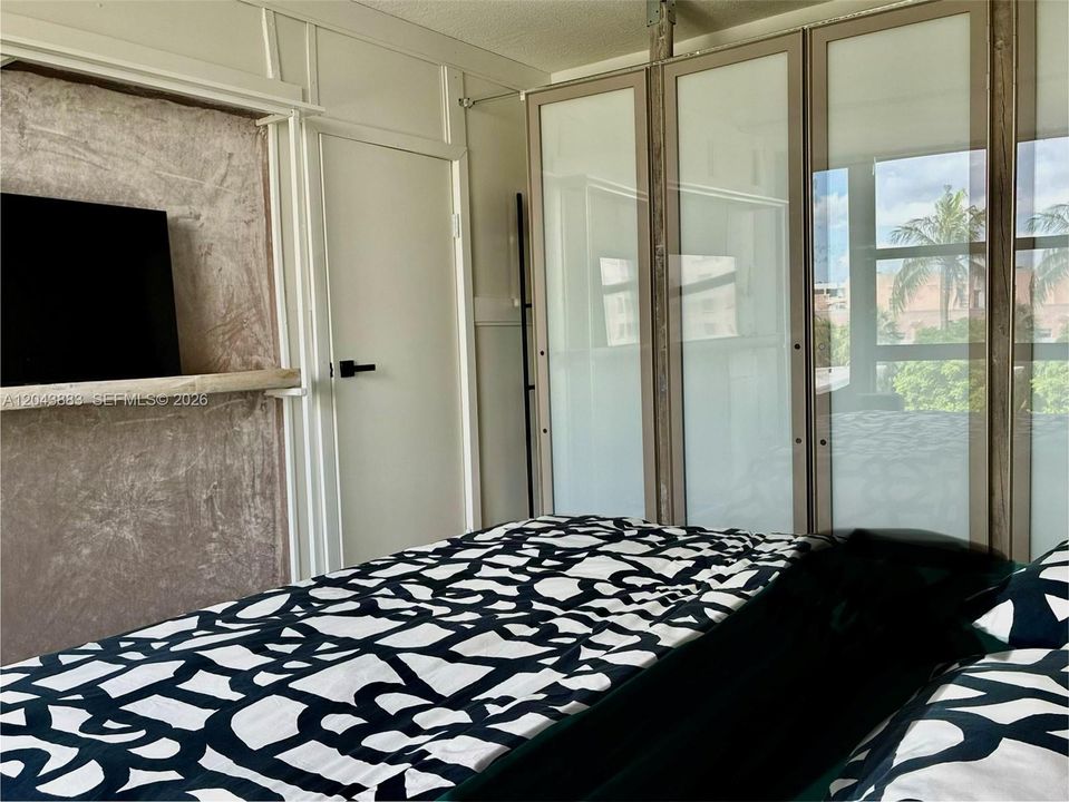 For Rent: $3,300 (2 beds, 2 baths, 920 Square Feet)