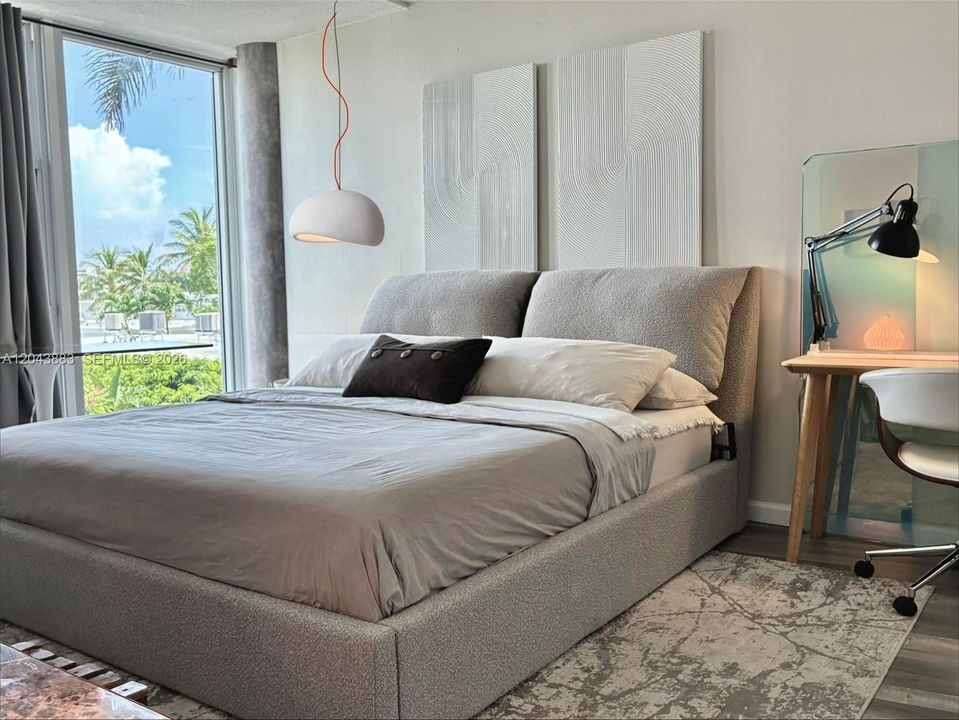For Rent: $3,300 (2 beds, 2 baths, 920 Square Feet)