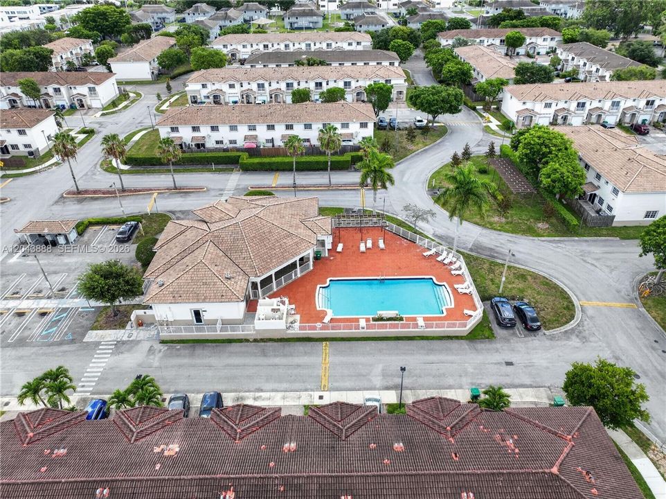 For Sale: $370,000 (5 beds, 2 baths, 1861 Square Feet)