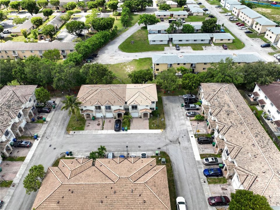 For Sale: $370,000 (5 beds, 2 baths, 1861 Square Feet)