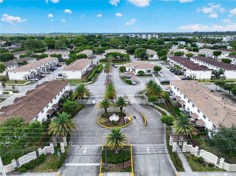 For Sale: $370,000 (5 beds, 2 baths, 1861 Square Feet)