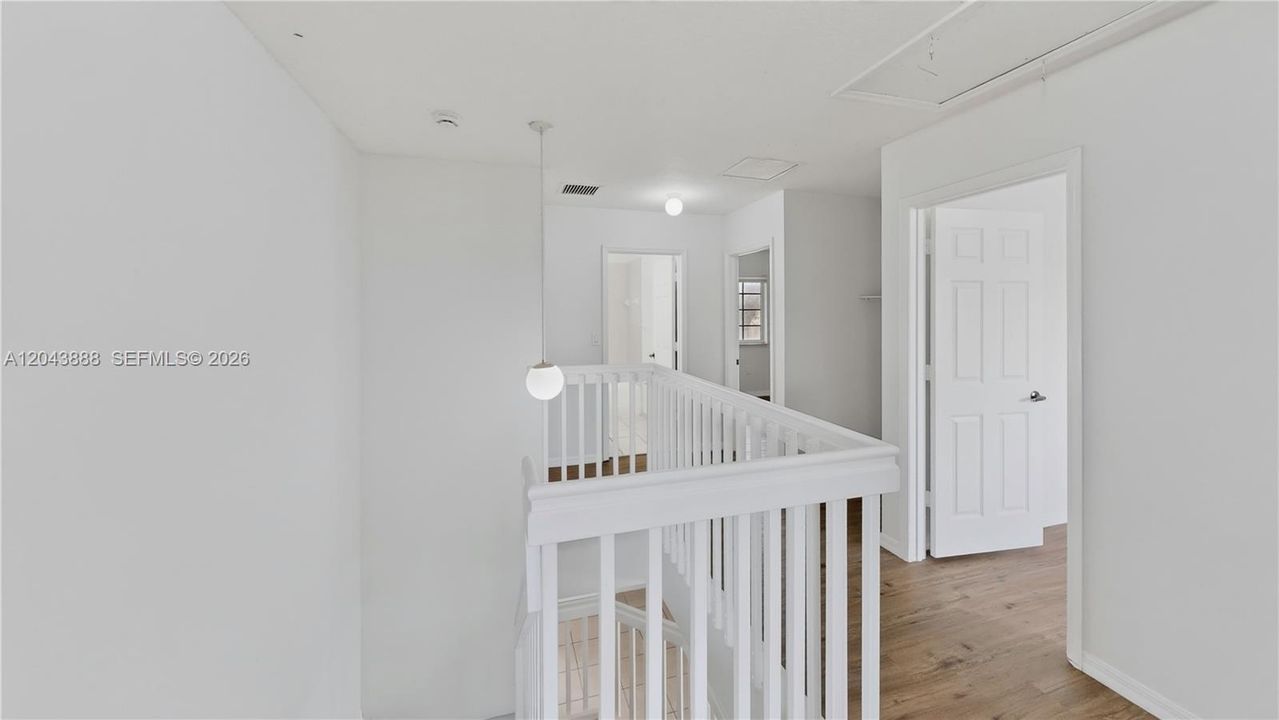 For Sale: $370,000 (5 beds, 2 baths, 1861 Square Feet)