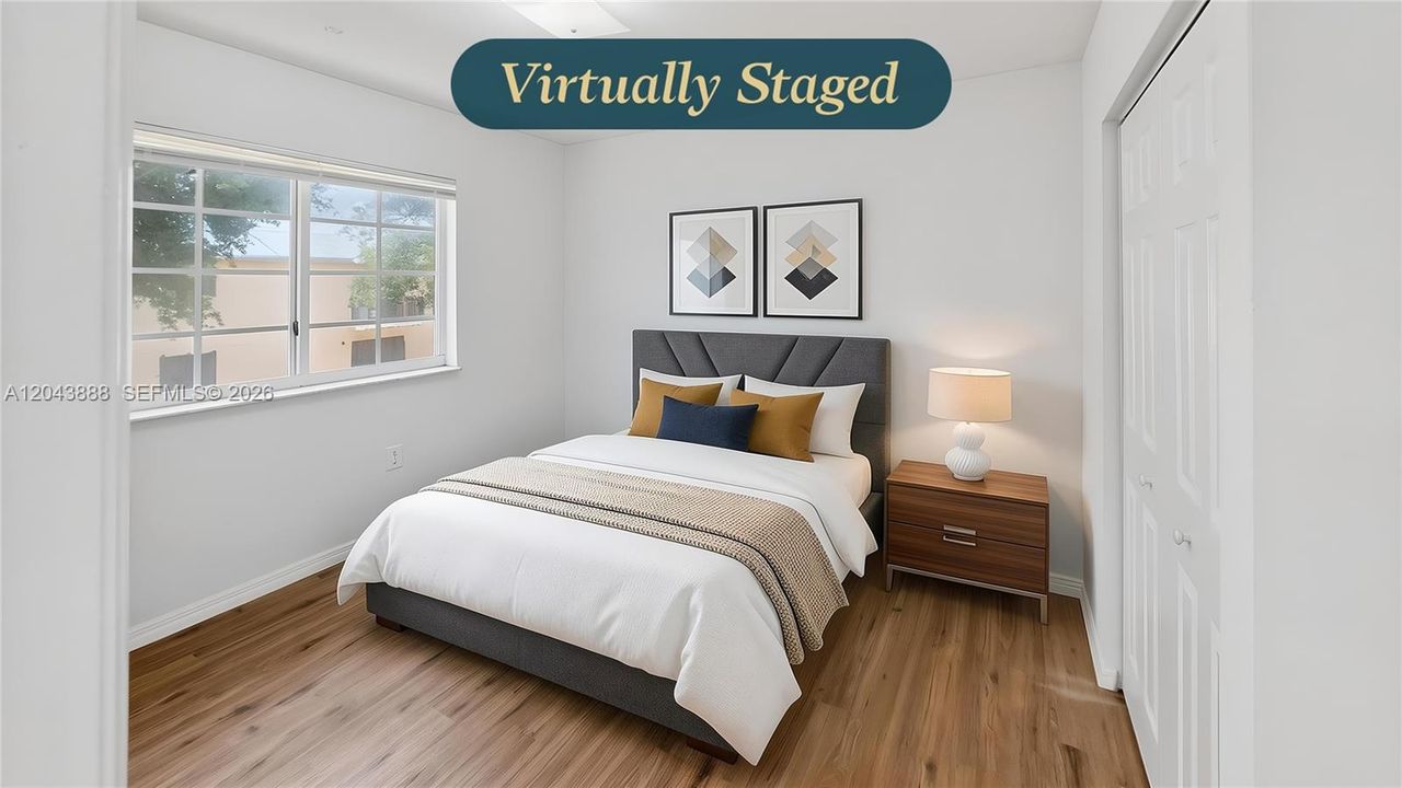 For Sale: $370,000 (5 beds, 2 baths, 1861 Square Feet)