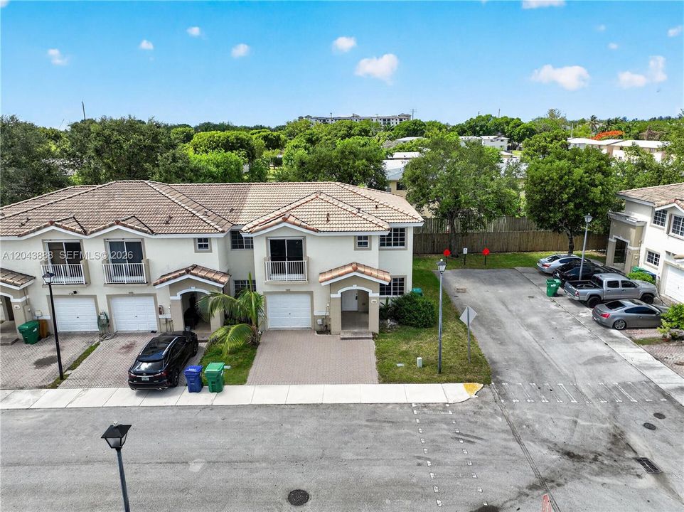 For Sale: $370,000 (5 beds, 2 baths, 1861 Square Feet)