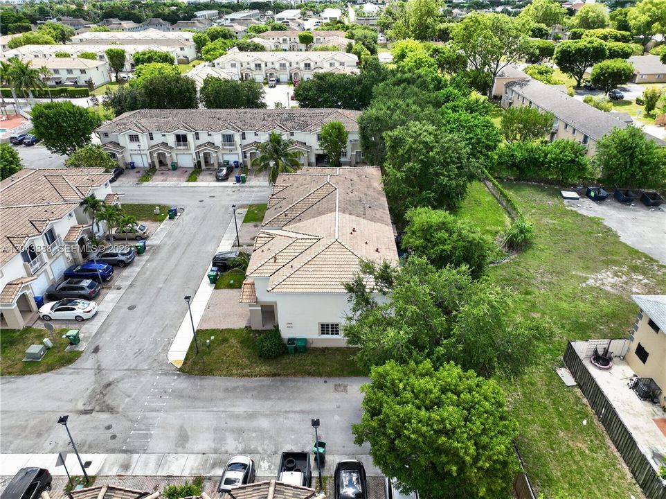 For Sale: $370,000 (5 beds, 2 baths, 1861 Square Feet)