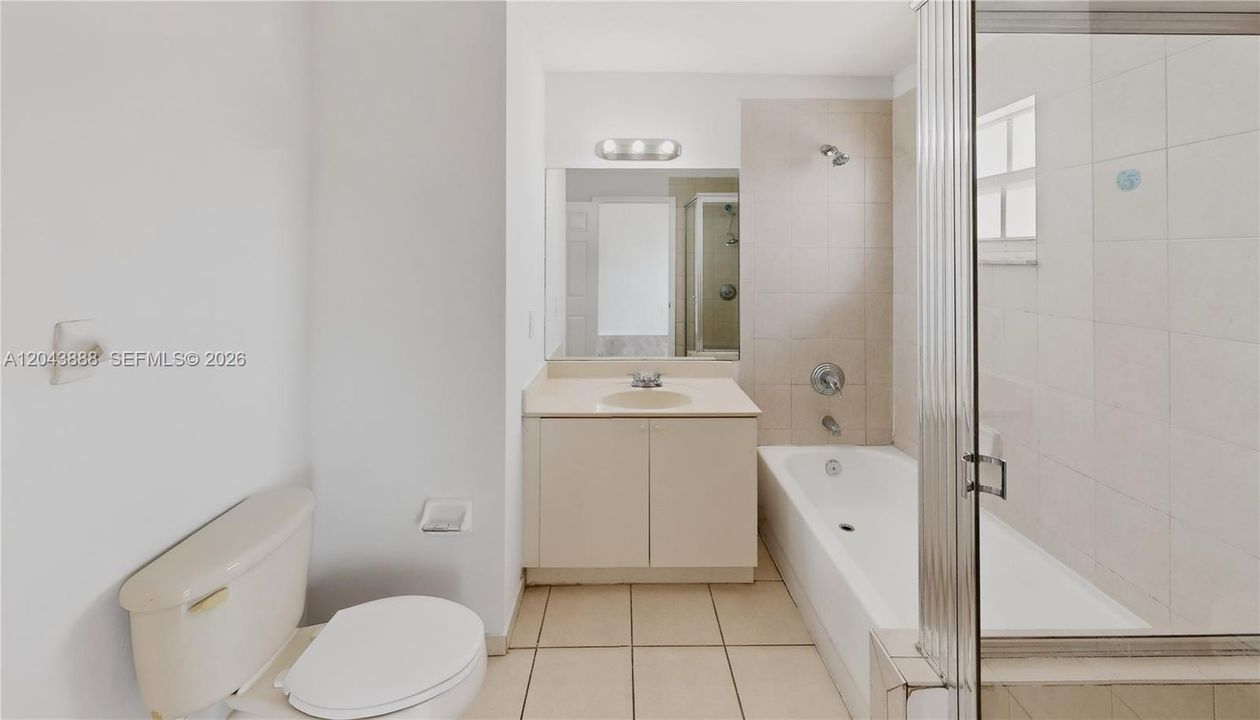 For Sale: $370,000 (5 beds, 2 baths, 1861 Square Feet)