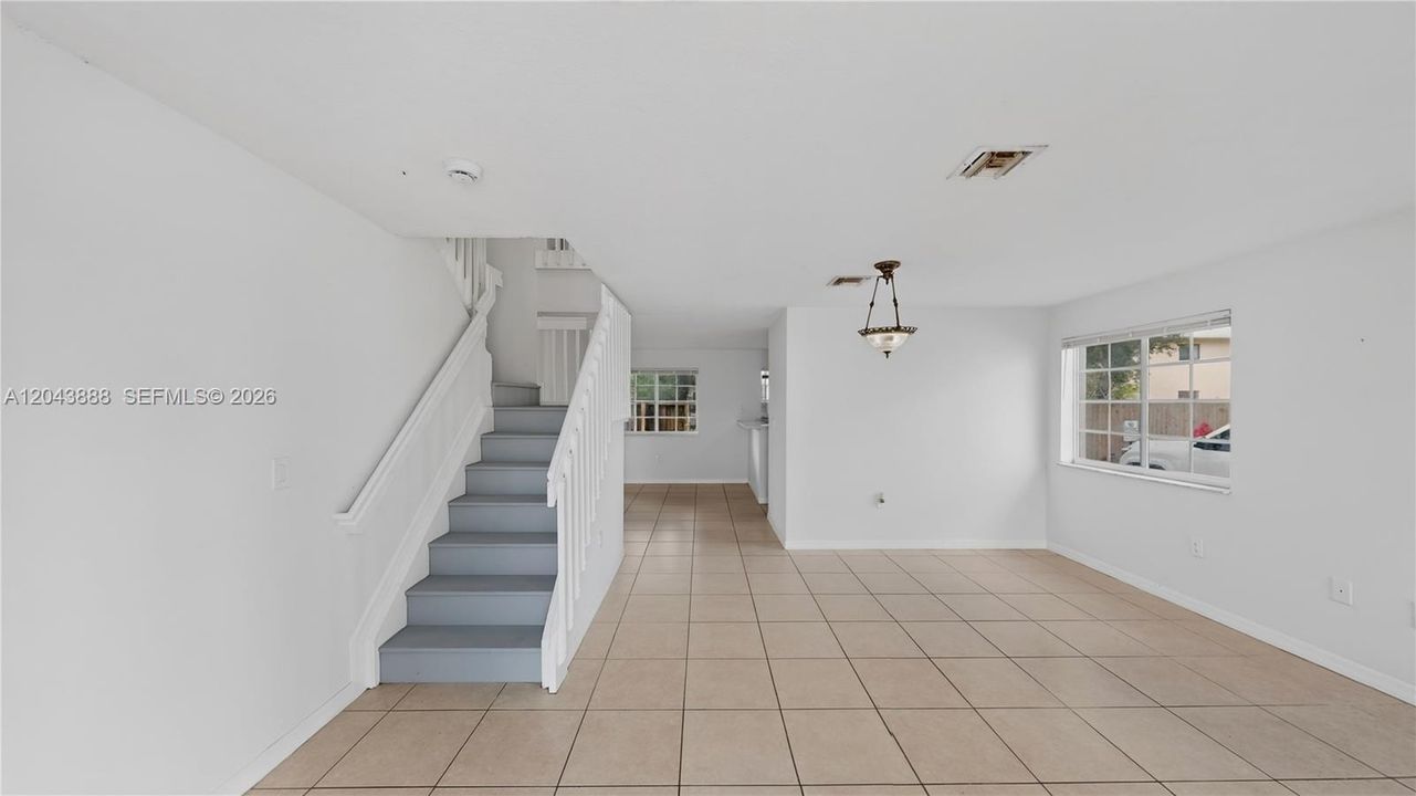 For Sale: $370,000 (5 beds, 2 baths, 1861 Square Feet)