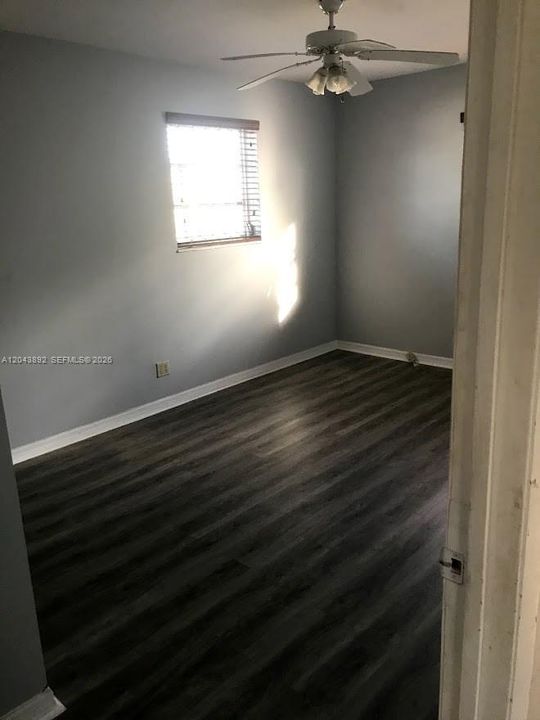 В аренду: $3,230 (4 спален, 2 ванн, 1377 Квадратных фут)