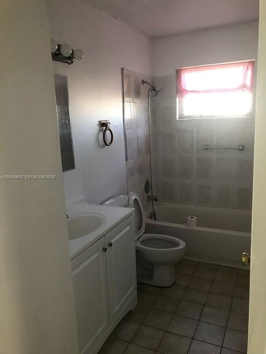 В аренду: $3,230 (4 спален, 2 ванн, 1377 Квадратных фут)