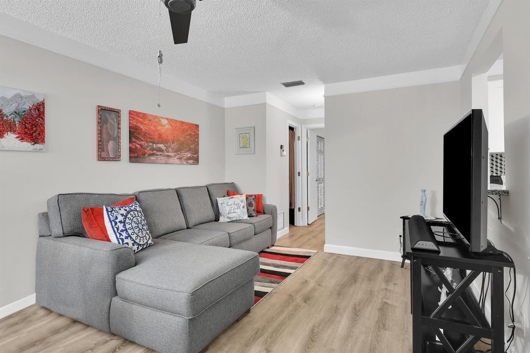 31 LAKE VISTA TRL APT 205
