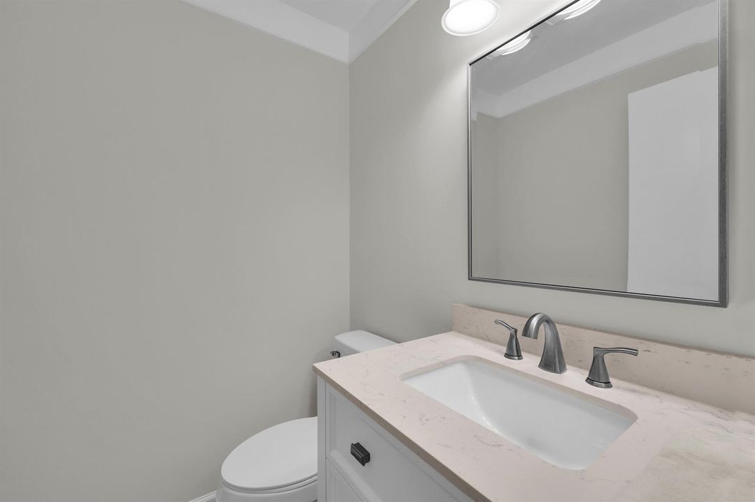 31 LAKE VISTA TRL APT 205