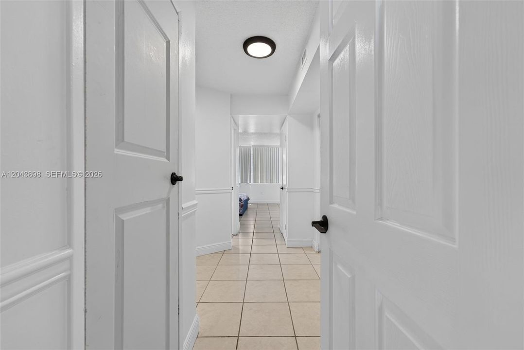 For Rent: $2,595 (2 beds, 2 baths, 1315 Square Feet)