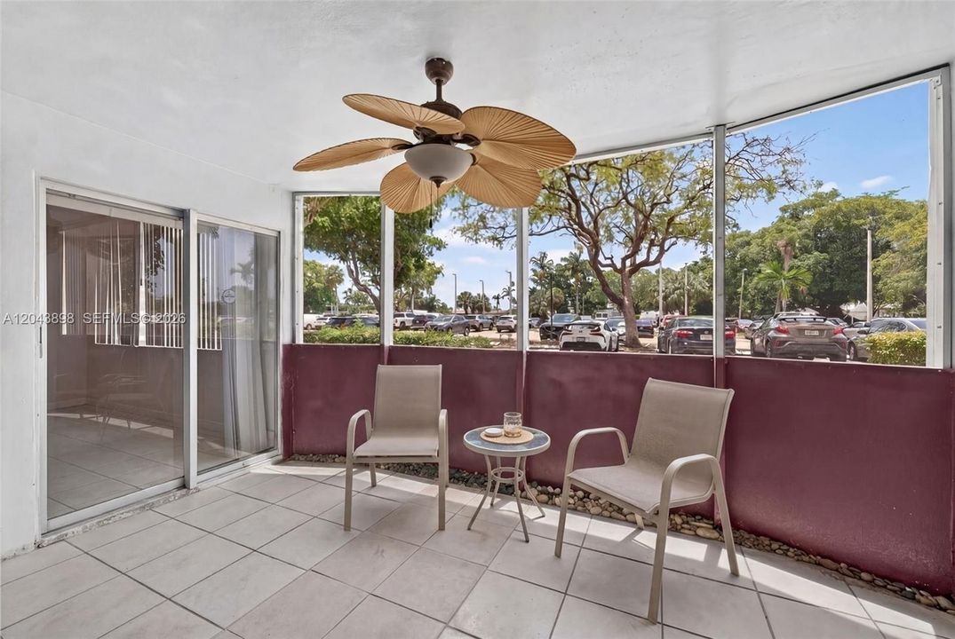 For Rent: $2,595 (2 beds, 2 baths, 1315 Square Feet)