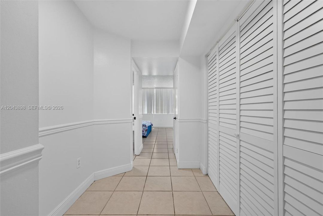 For Rent: $2,595 (2 beds, 2 baths, 1315 Square Feet)