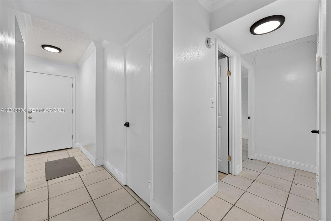 For Rent: $2,595 (2 beds, 2 baths, 1315 Square Feet)